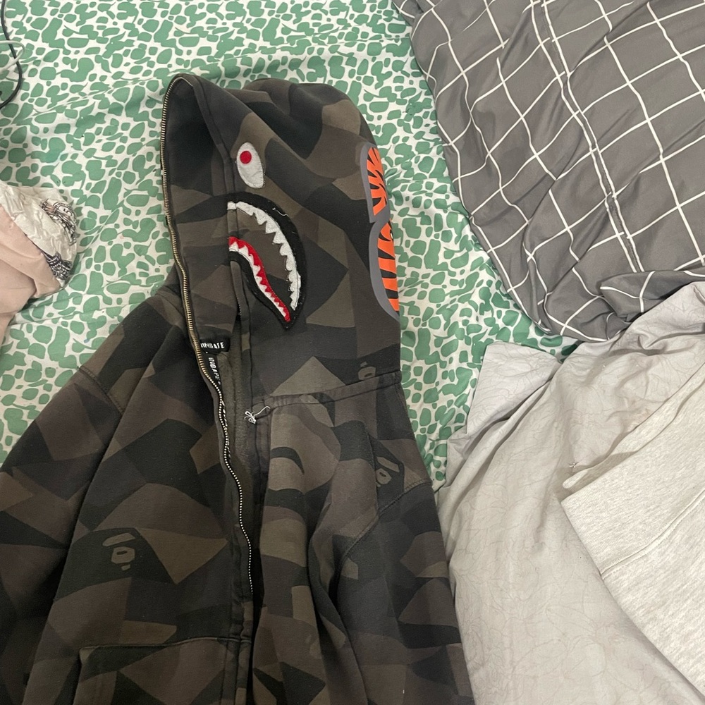 Im selling a bape hoodie